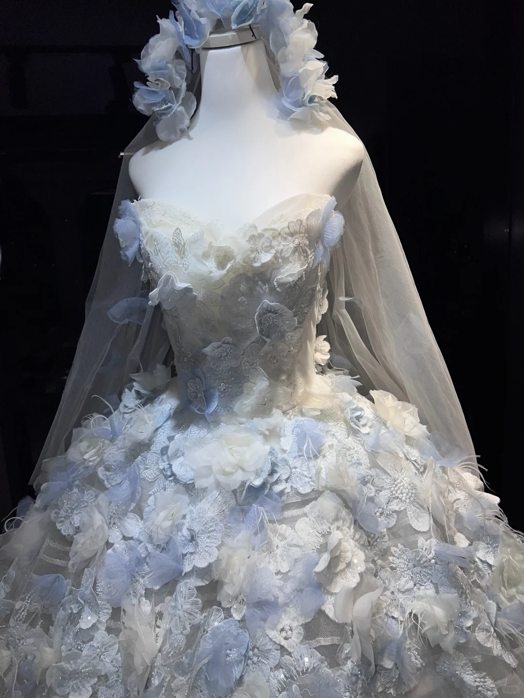 White Blue Ombre Strapless Ball Gown Wedding Dress 3D Flower Tulle Bridal Prom Gown NV7065