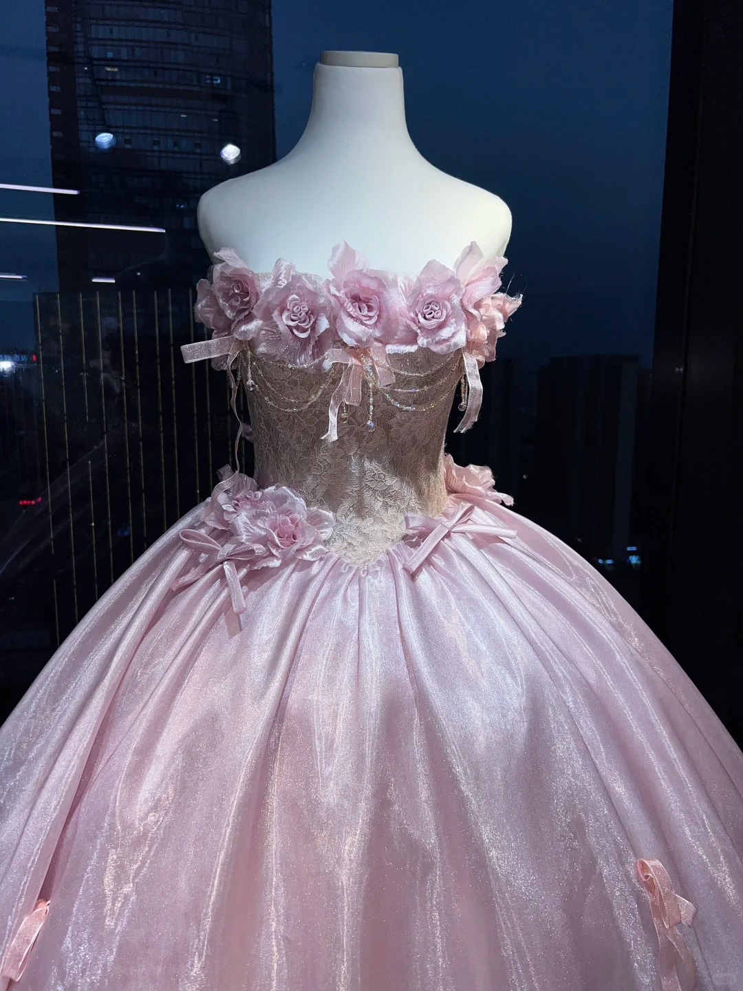 Light Pink Strapless Princess Evening Gown 3D Roses Lace Boned Shimmer Organza Big Ball Skirt Long Prom Dress NV7021