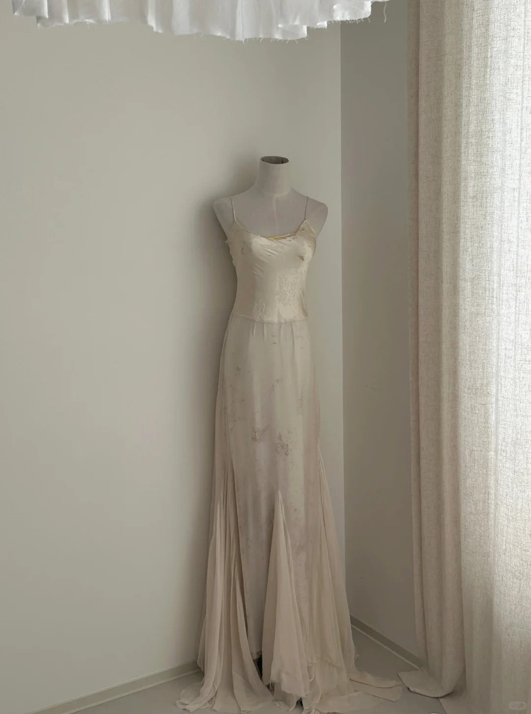 White Elegant Vintage Fashion Romantic Long Floor Length Chiffon Ball Gown Evening Dress Birthday/Vacation/Wedding Dress Prom Dress nv4073