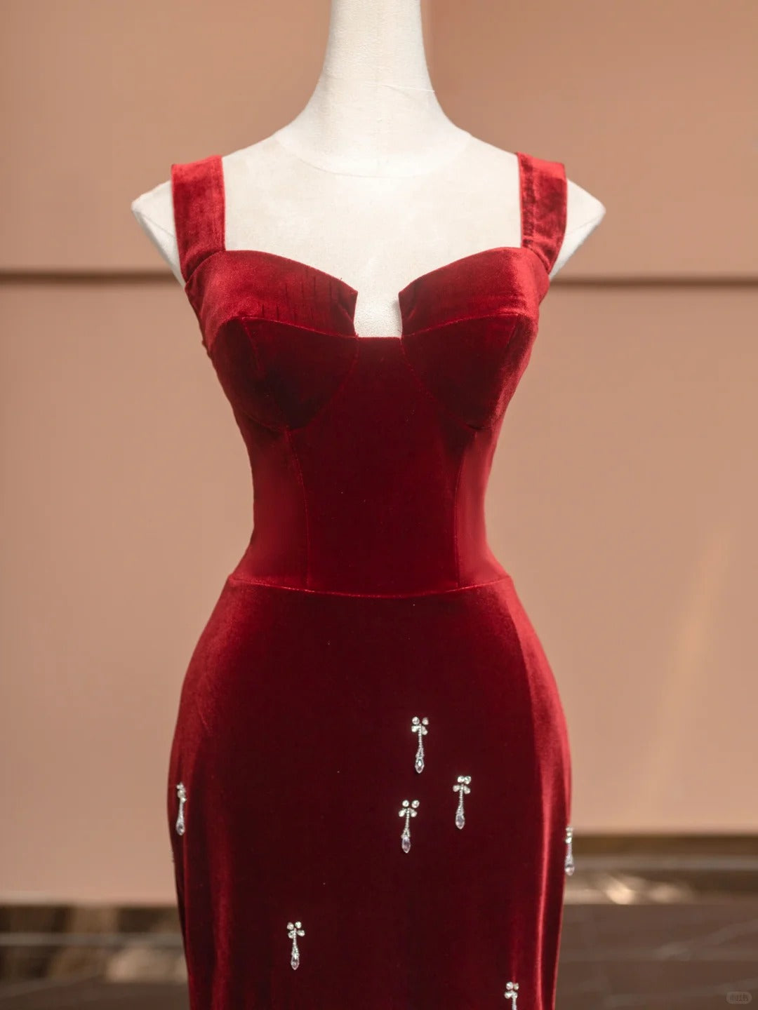Red Exquisite Beaded Long Velvet Mermaid Slim Prom Dress Evening Dress Party Dress nv4730