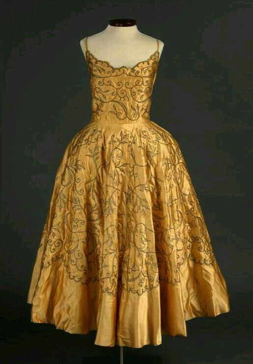 NiceVestidos-Gold Floral Long Satin Ball Gown nv5473