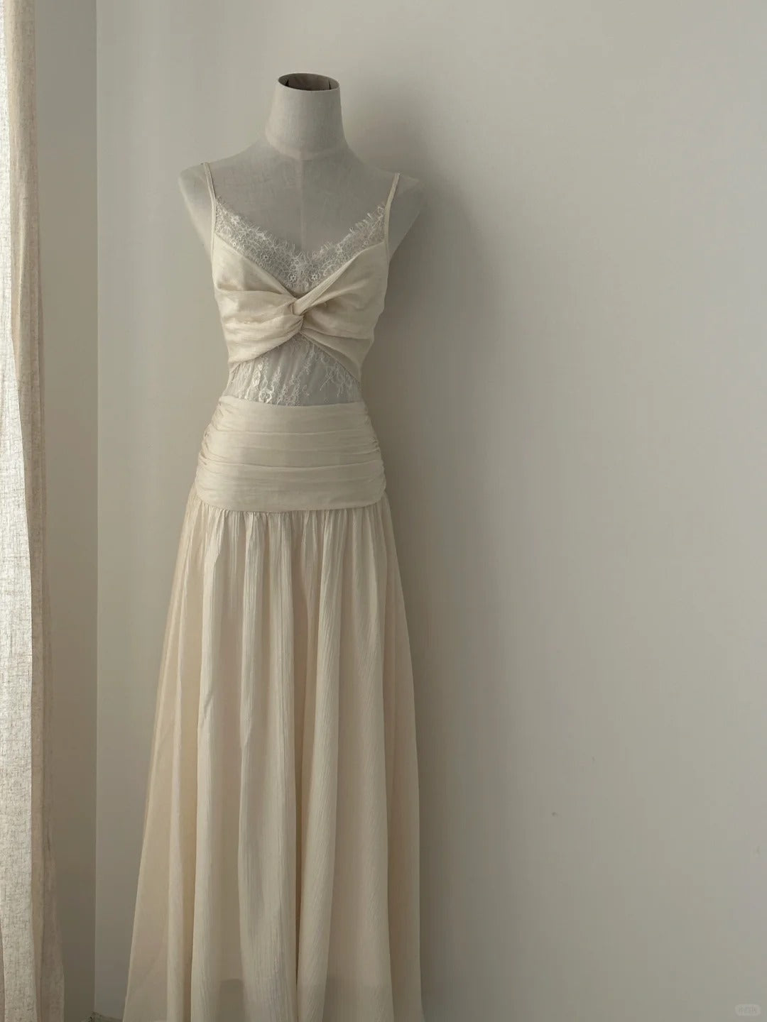 Champagne White Elegant Retro Fashion Romantic Exquisite Lace Spaghetti Strap Long Floor Length Chiffon Ball Gown Evening Dress Birthday/Vacation/Wedding Dress Ball Gown nv4074