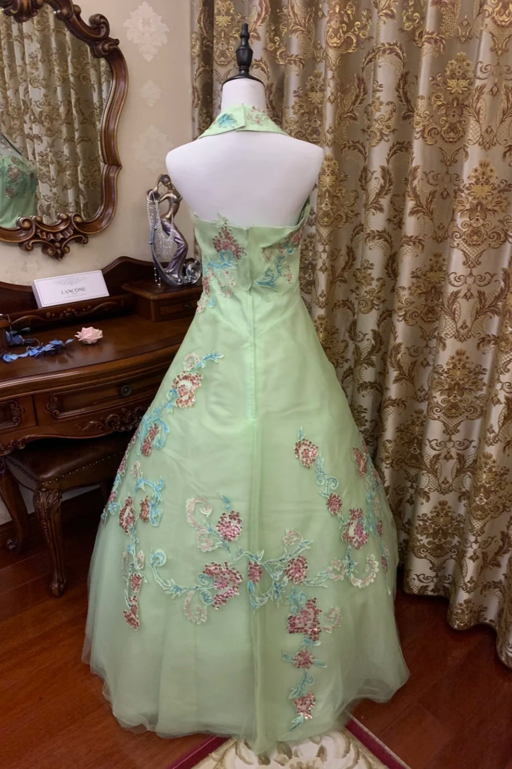 Mintgrünes Tüllkleid: Neckholder, 3D-Blumenstickerei, Prinzessinnenstil NV6396