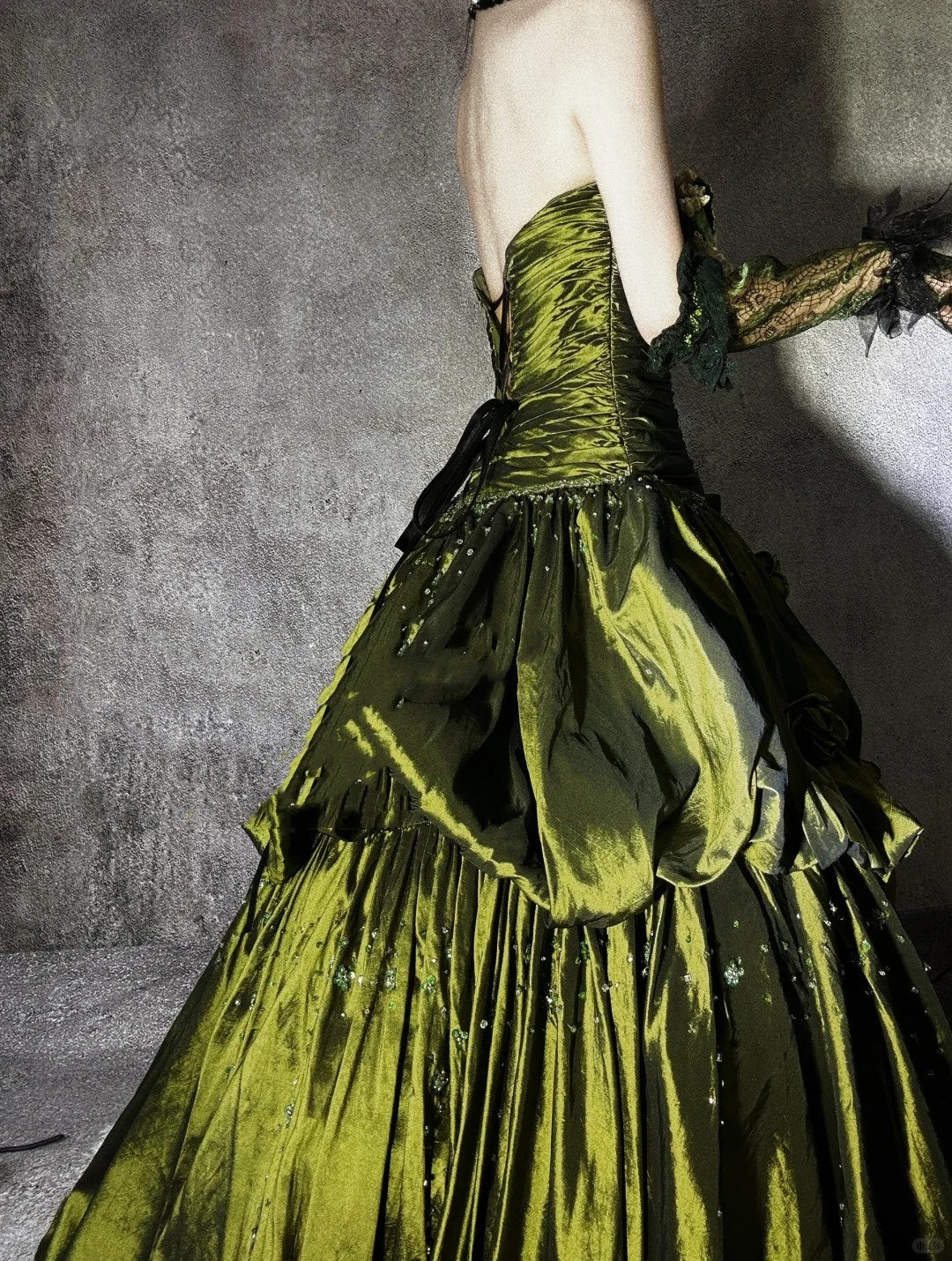 Green gorgeous exquisite beaded long satin ball gown evening dress party dress nv4375