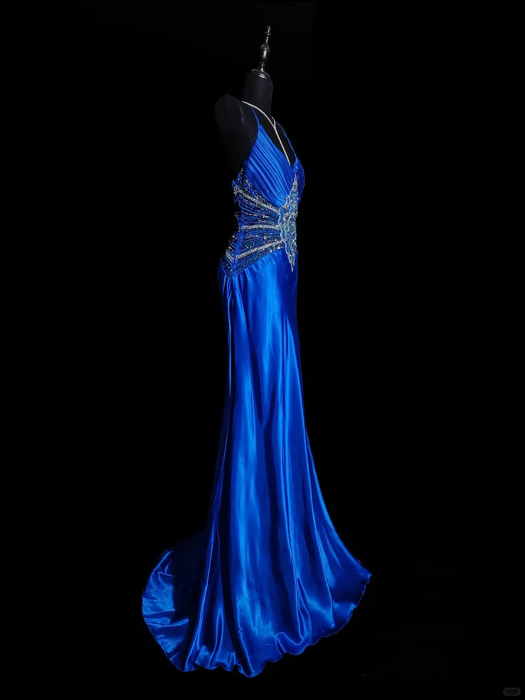 Blue Gorgeous Retro Elegant Exquisite Beaded Backless Long Floor Length Trail Satin Ball Gown Evening Gown Party Dress Prom Gown nv3964