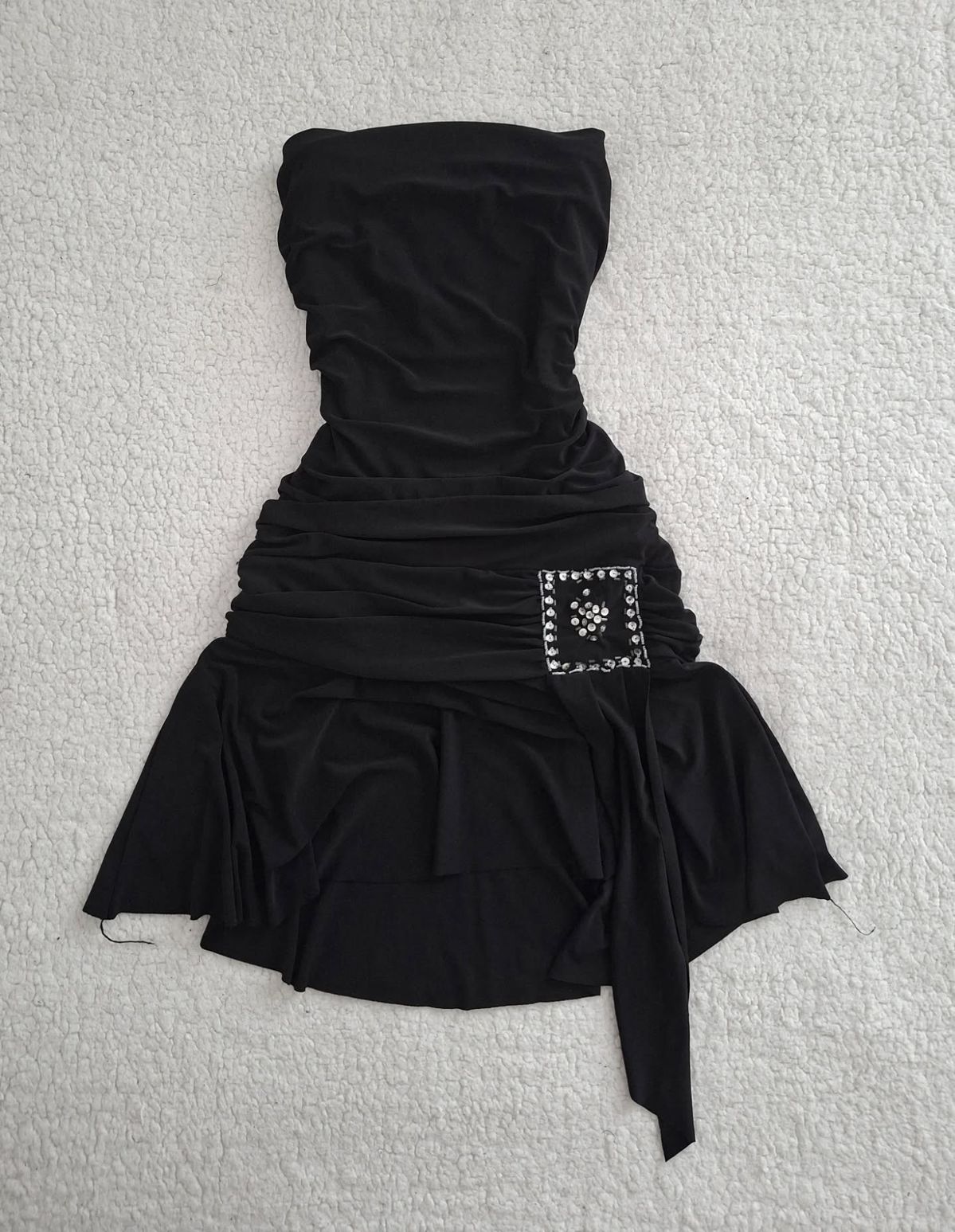 NiceVestidos-_Vintage Black Strapless Rhinestone-Embellished Ruched Asymmetric Short Party Dress NV5923