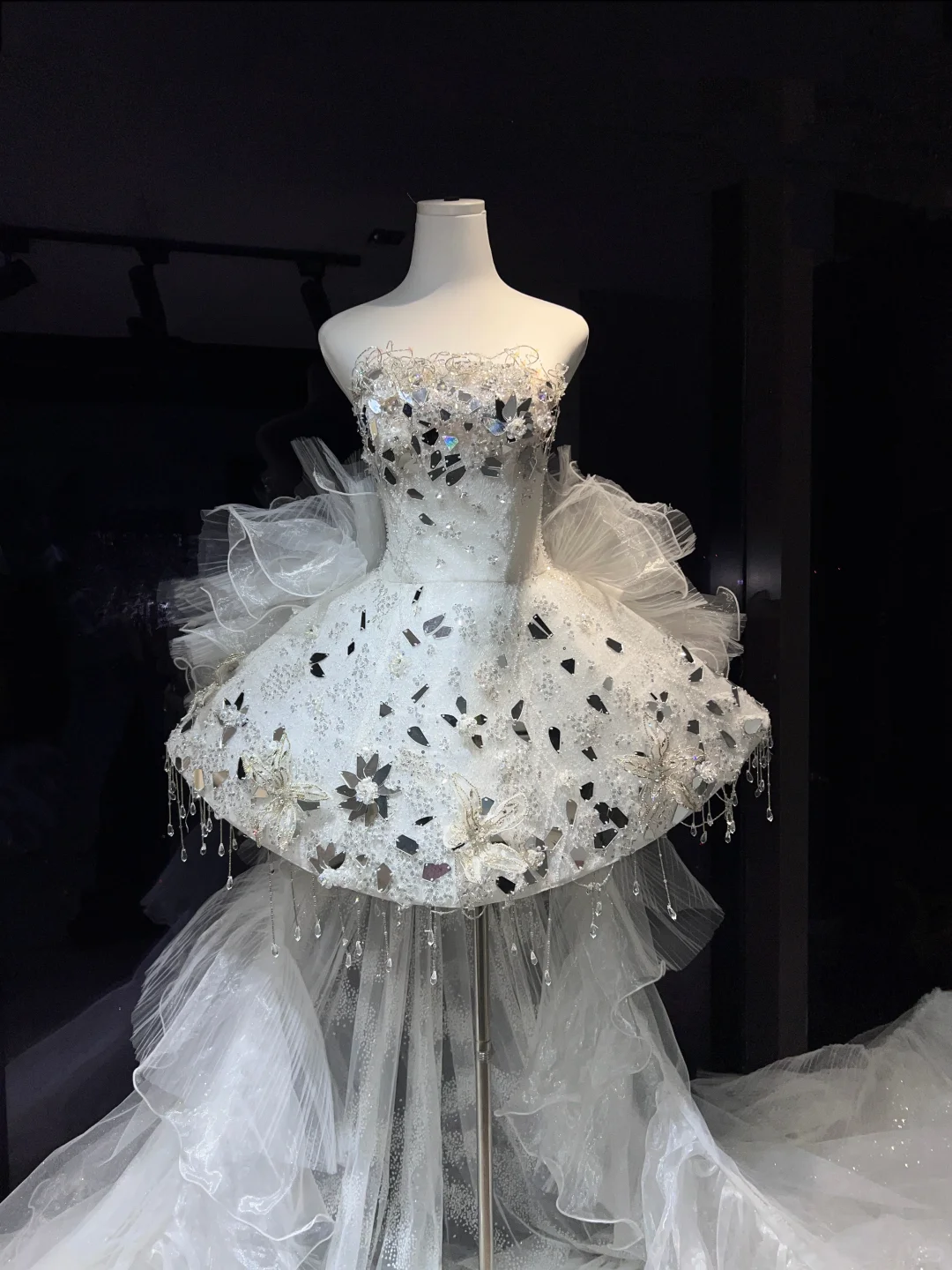 White Avant-Garde Ruffled Tulle Long Train Gown Strapless Rhinestone Crystal Prom Dress NV7081