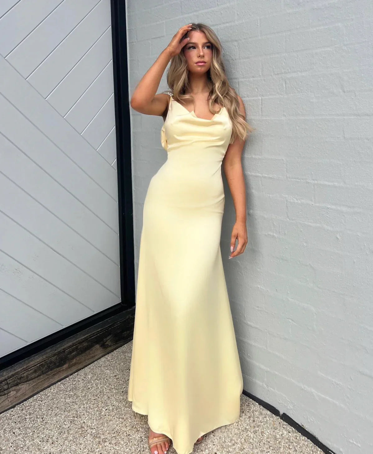 Light Yellow Pearl Halter Backless Elegant Evening Dress Ball Gown Party Dress nv1858