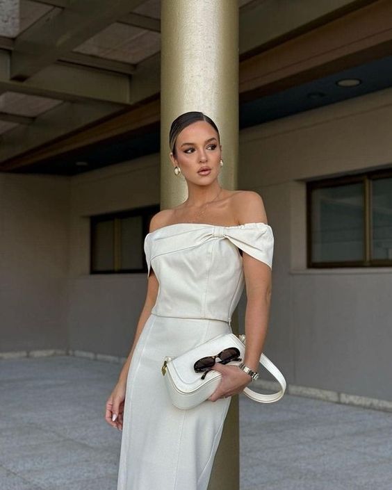 Weißes schulterfreies, schlichtes, elegantes, langes Ballkleid aus Satin, Abendkleid, Partykleid, NV2342