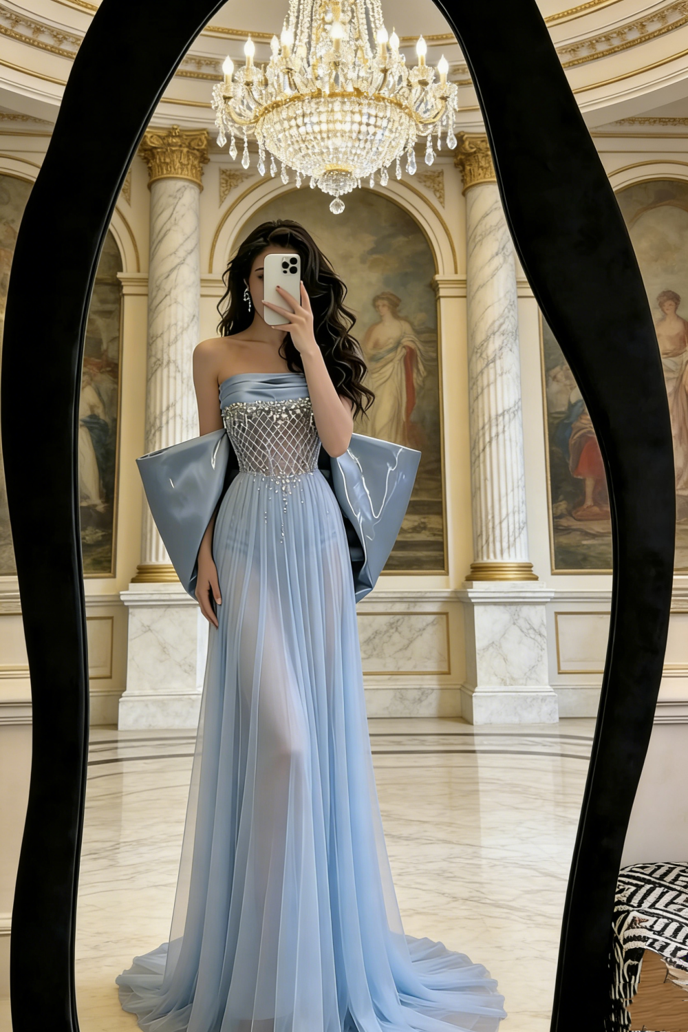 Hellblaues, trägerloses Kristallkleid – 3D-Schulterpartie, drapierte Schleppe, Abend-/Roter-Teppich-/Date-Maxikleid NV6817