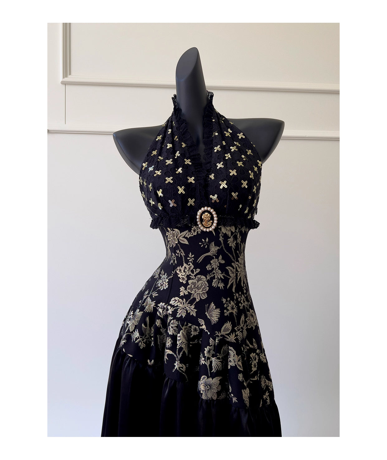 NiceVestidos-Homecoming Dress Black And Gold Satin Jacquard Design Sleeveless Waist Long Dress Backless Halter Neck Sexy Banquet Dress nv5559