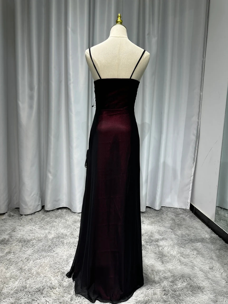 Burgunderrotes Vintage-Mode-Elegantes figurbetontes Spaghettiträger-Lang-Tüll-Satin-Ballkleid für Damen, Abendkleid, Partykleid, Abschlussballkleid nv3929