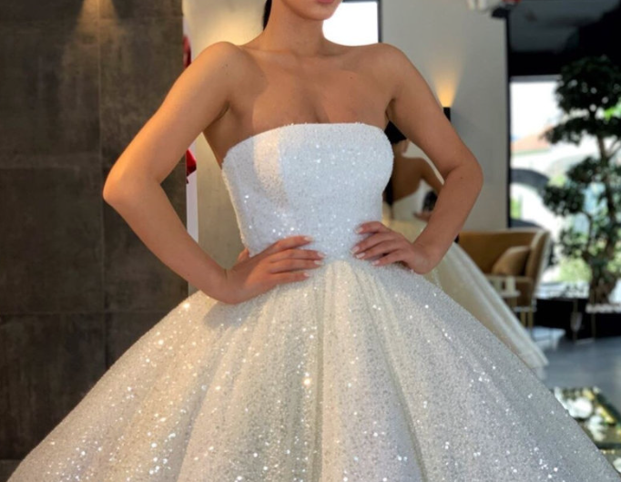 Glitzerndes trägerloses Ballkleid Brautkleider Glitzerndes Brautkleid Ballkleid nv252