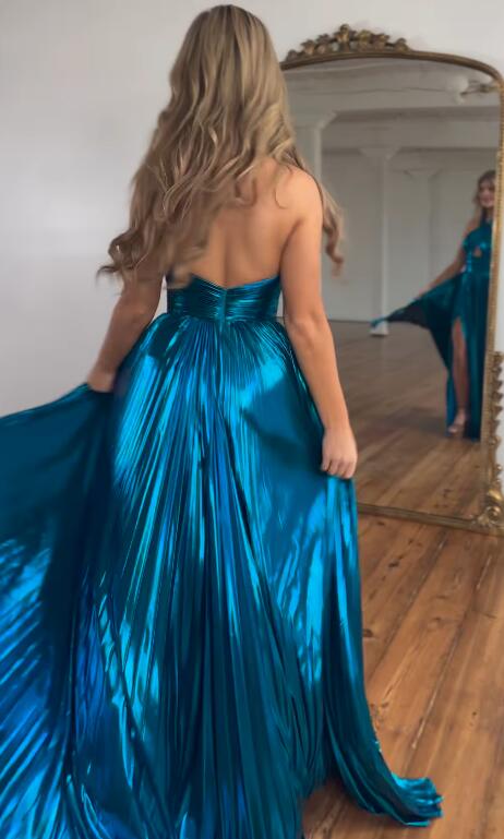 Peacock Blue Halter Neck A-Line Long Prom Dress With Split nv1638