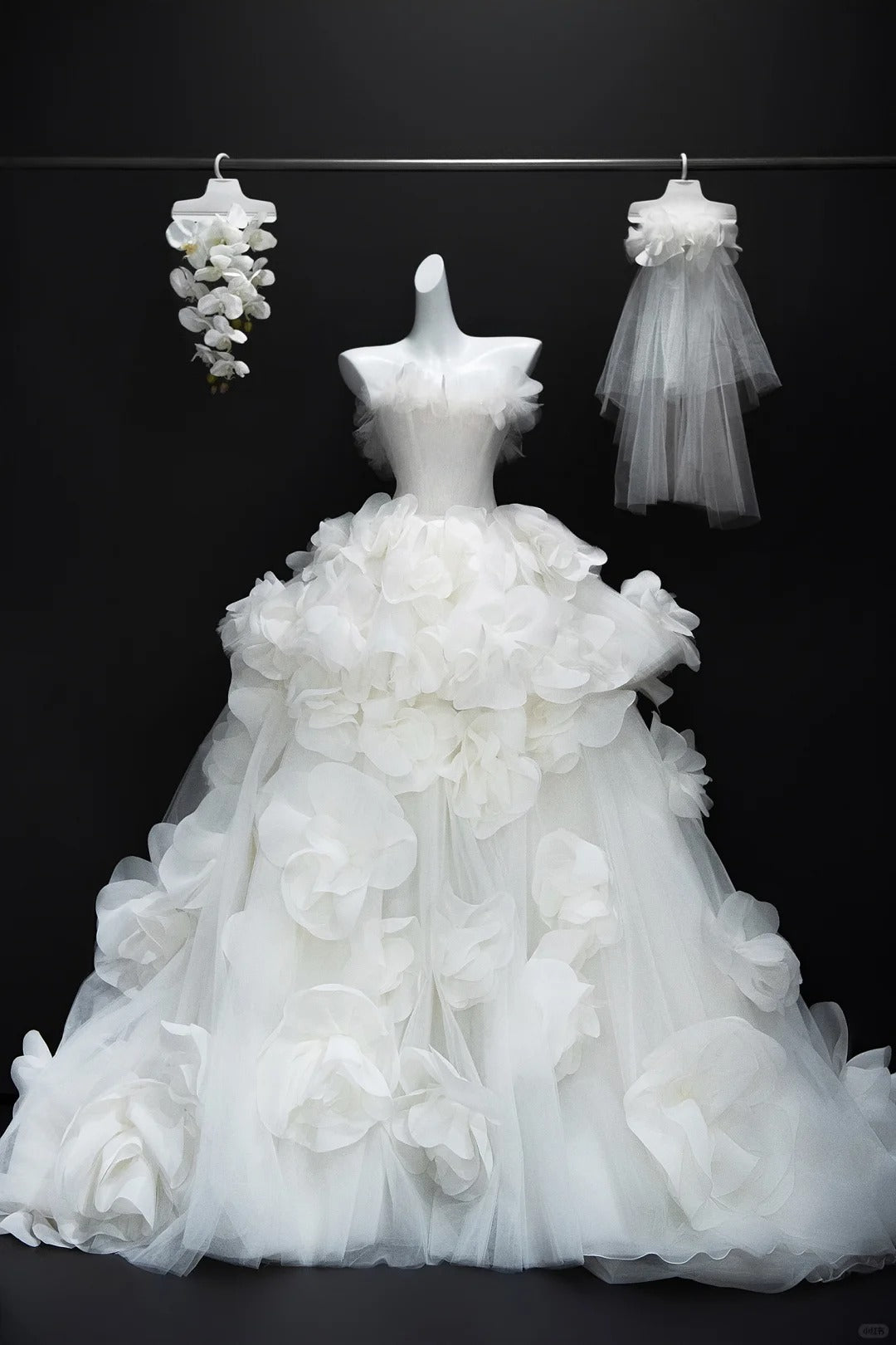 White Elegant Romantic Fashion Long Floor-Length Tulle Ball Gown Evening Gown Wedding Dress nv4039