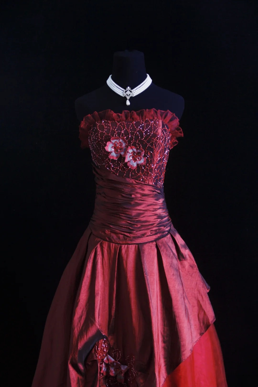 NiceVestidos--Glamorous Embroidered Red Strapless Evening Dress NV5788