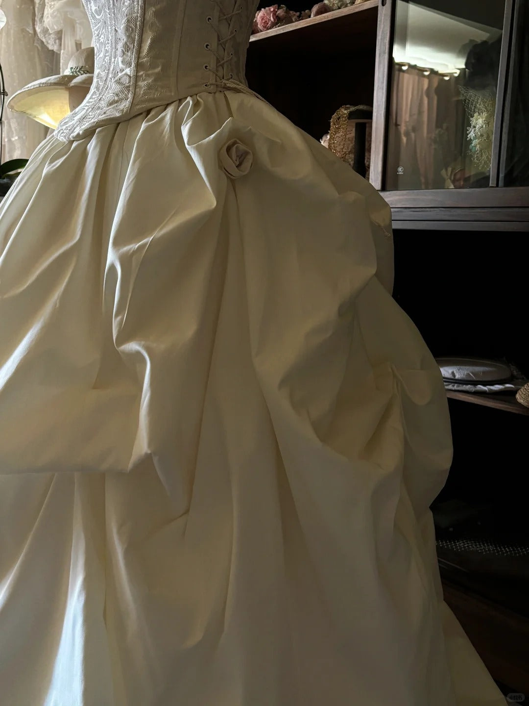 Ivory White Floral Ruffles Elegant Beautiful Long Satin Ball Gown Evening Dress Wedding Dress nv4441