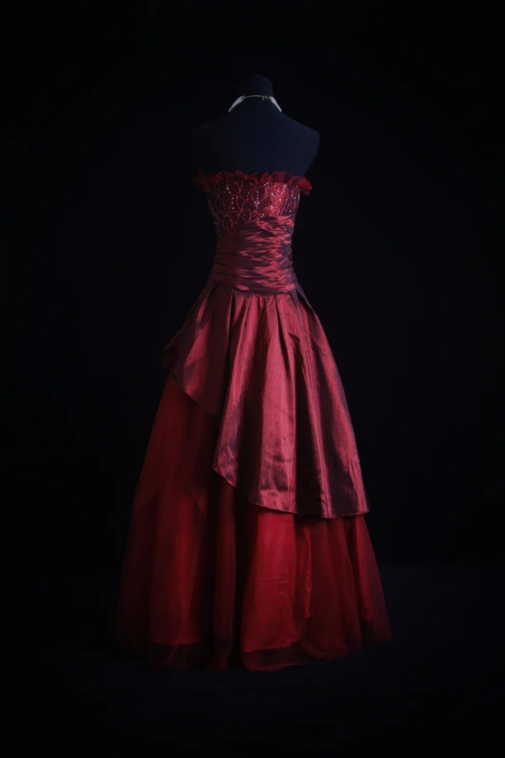 NiceVestidos--Glamorous Embroidered Red Strapless Evening Dress NV5788