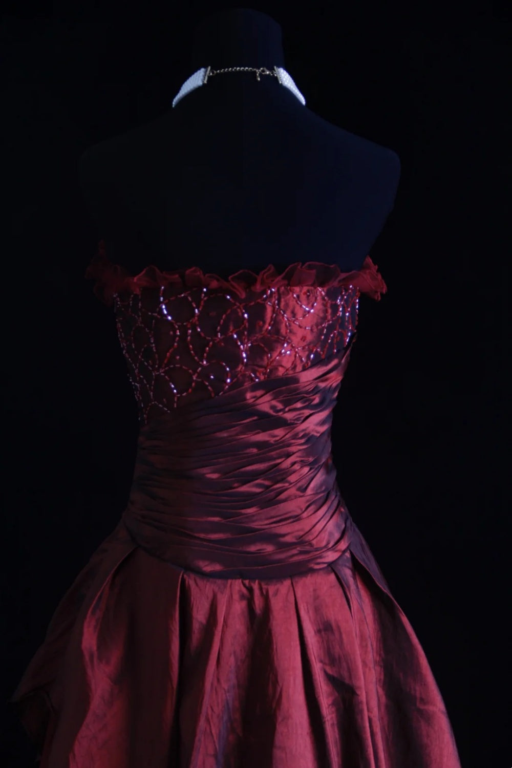 NiceVestidos--Glamorous Embroidered Red Strapless Evening Dress NV5788