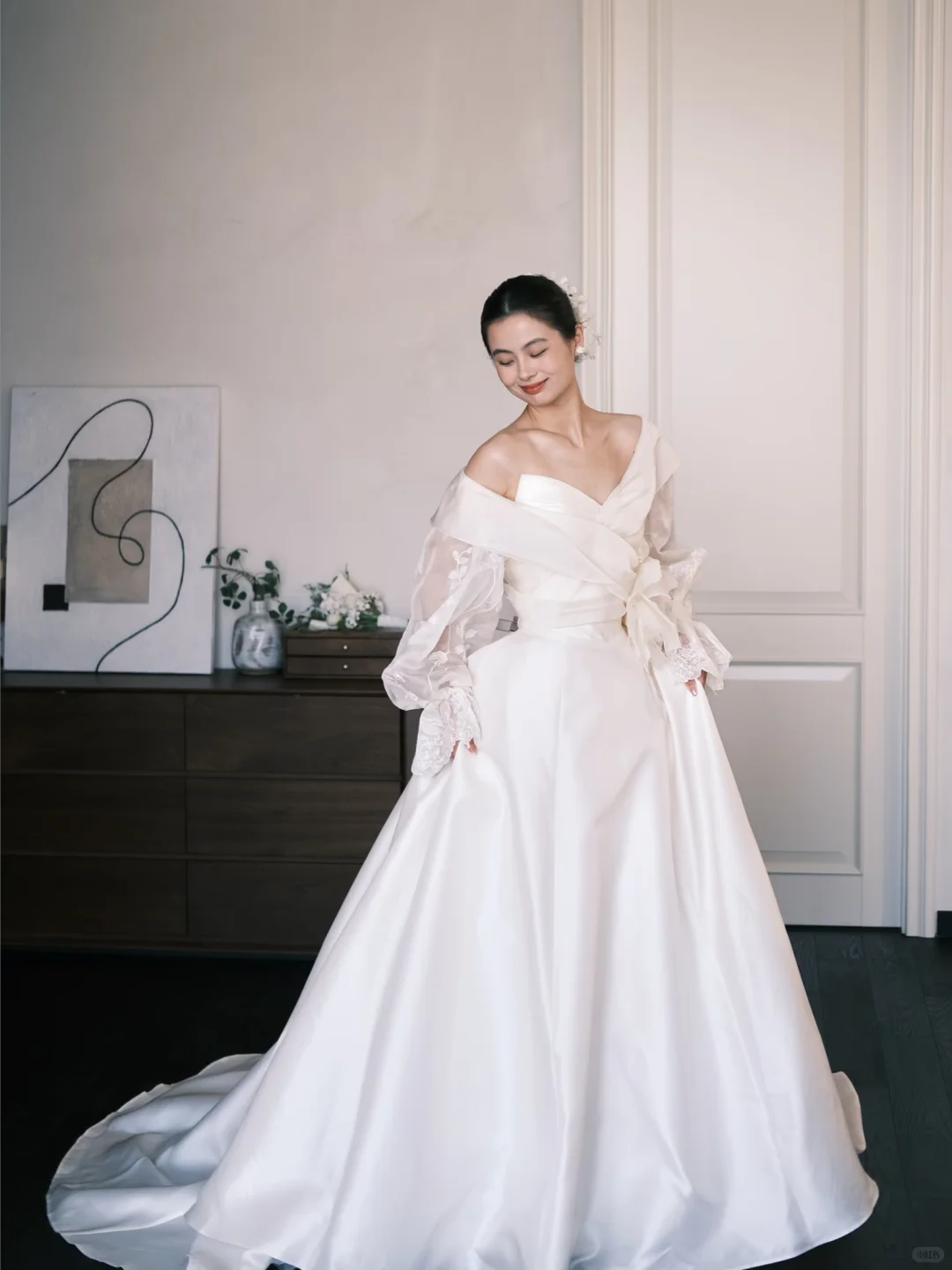 Off Shoulder Fold Satin Ballgown Wedding Dress with Lace Puff Sleeves NV7368