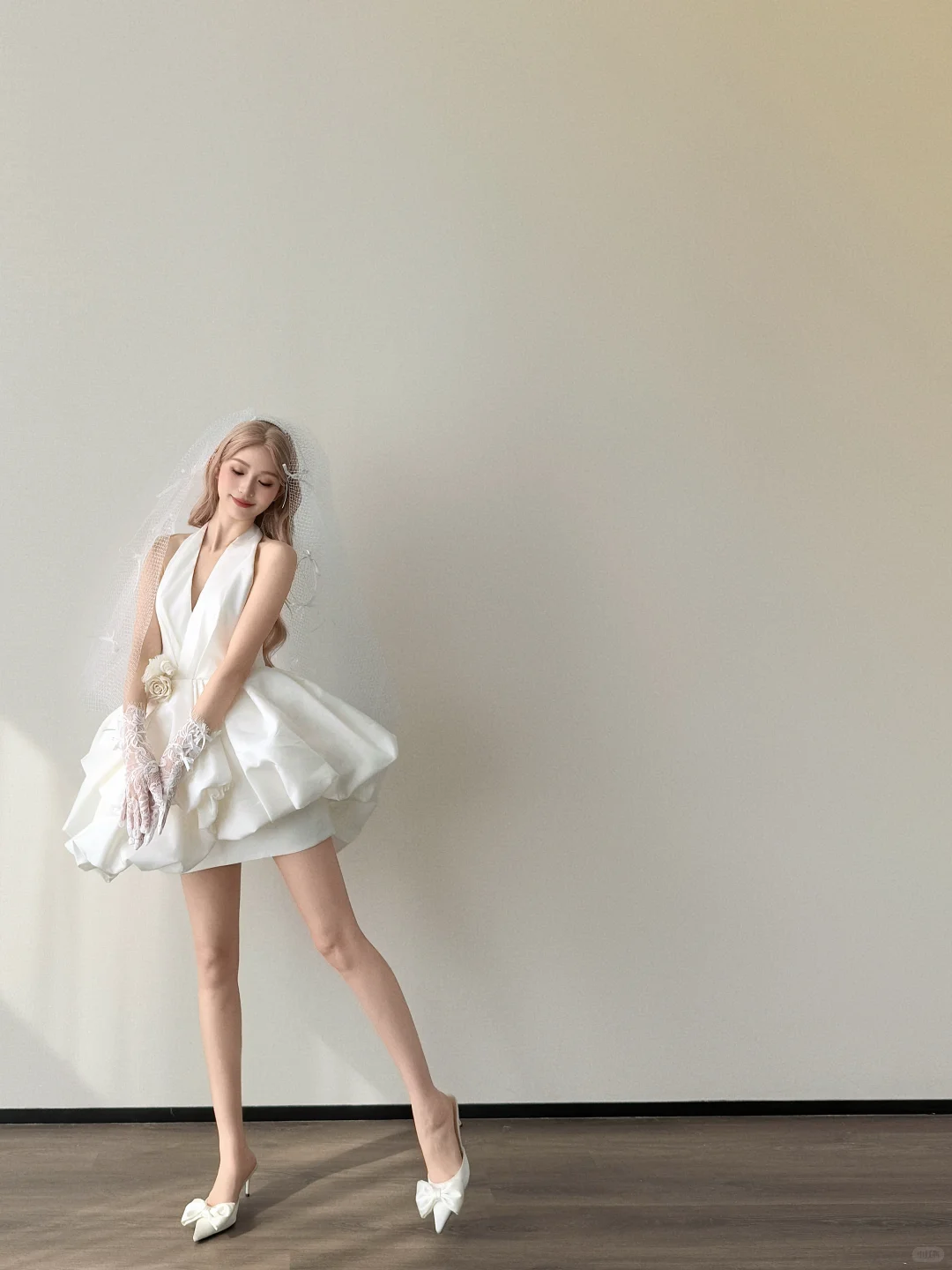 White Halter Deep V Bubble Mini Wedding Dress With 3D Flower NV7142
