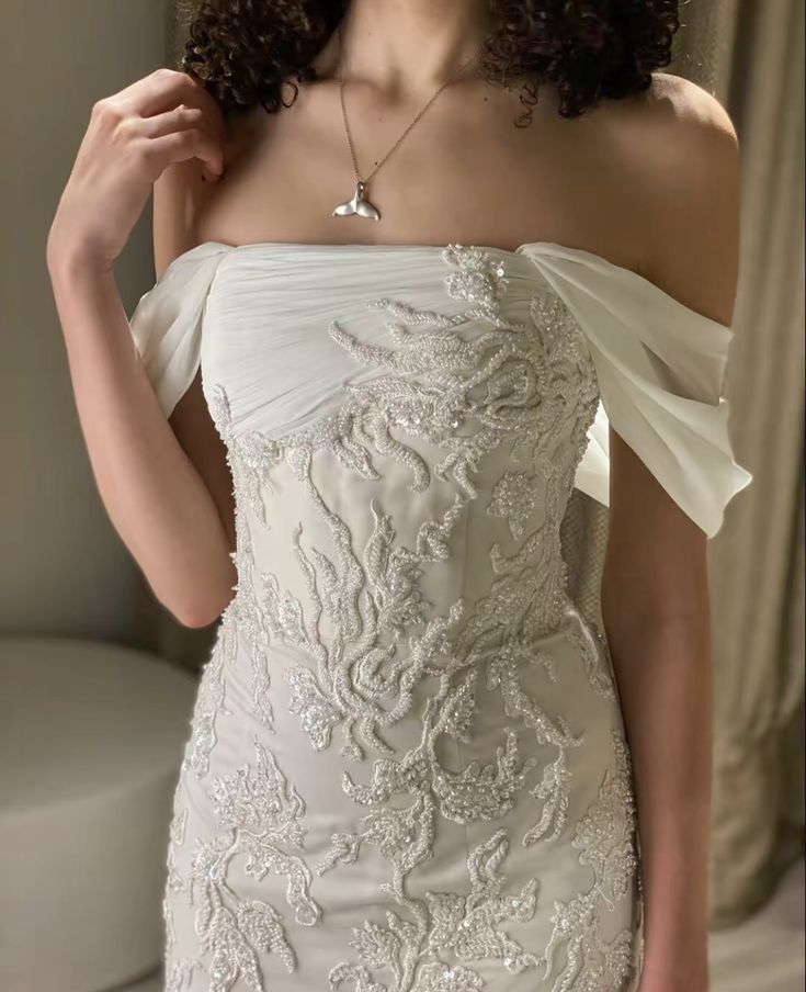 Gorgeous White Off Shoulder Beaded Applique Long Ball Gown Wedding Dress nv1811