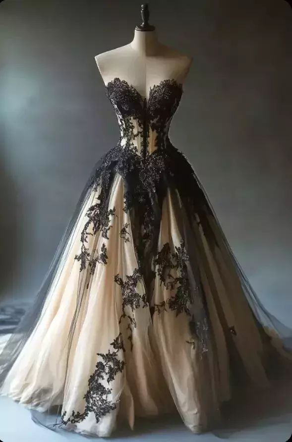 NiceVestidos-Black-Nude Paneled Lace Tulle Strapless Sleeveless Floor-Length Train Ball Gown NV6187