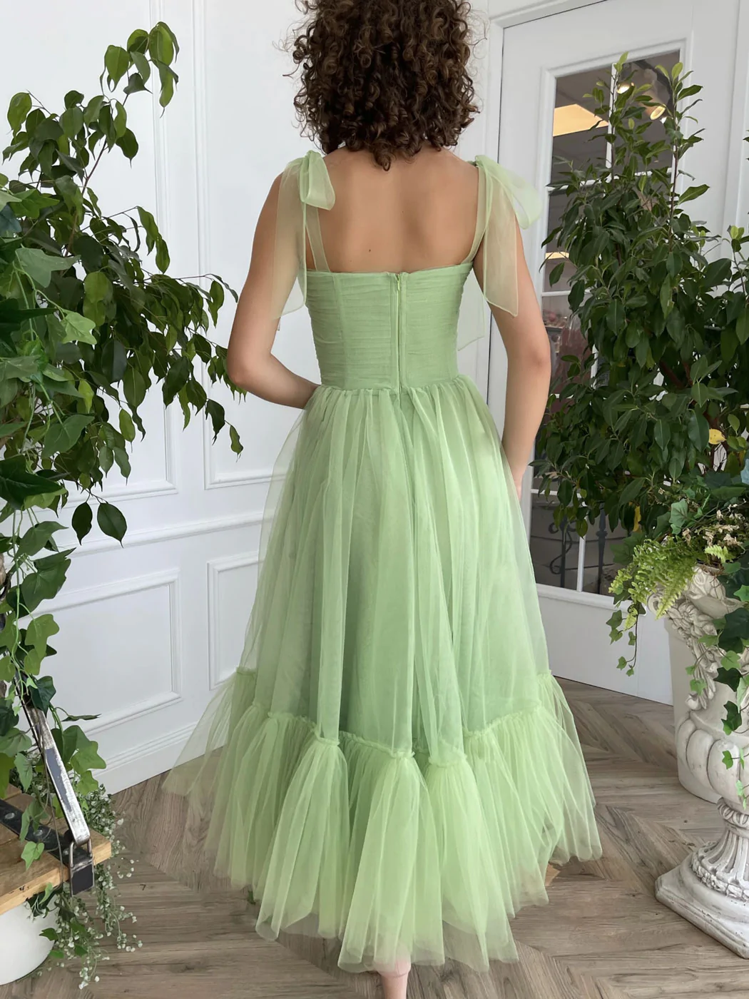 Schlichtes grünes Ballkleid in Teelänge, grünes Abendkleid nv529