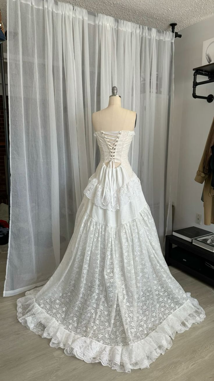 White Elegant Lace Tulle Long Ball Gown Evening Gown Wedding Dress nv2816