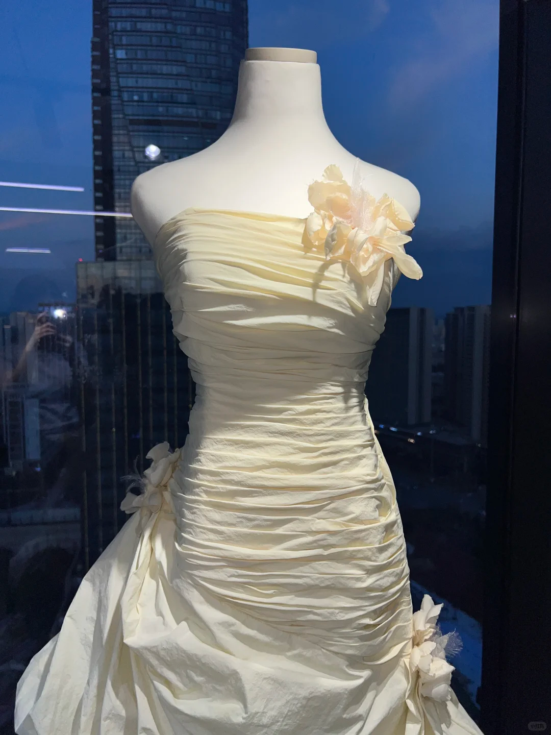 Pale Yellow Strapless Vintage Evening Gown Ruched Texture 3D Flowers Tiered Bubble Long Prom Dress  NV7012