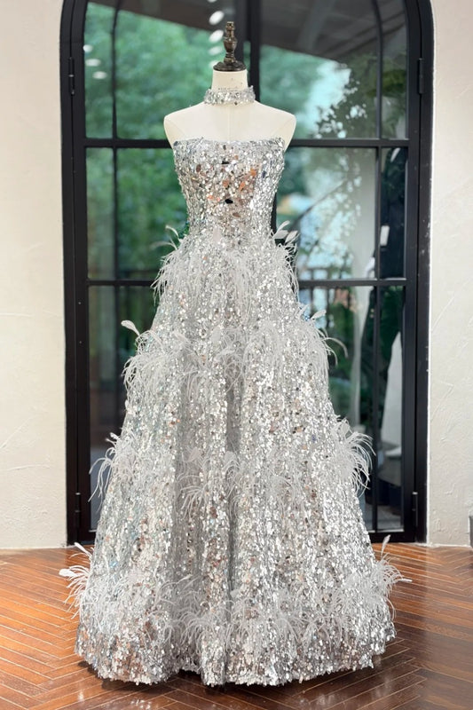 Sternenklares, schimmerndes, silbernes, trägerloses Ballkleid mit Federn und Diamantbesatz – ein atemberaubendes Kleid für Dinner und Preisverleihung NV6358
