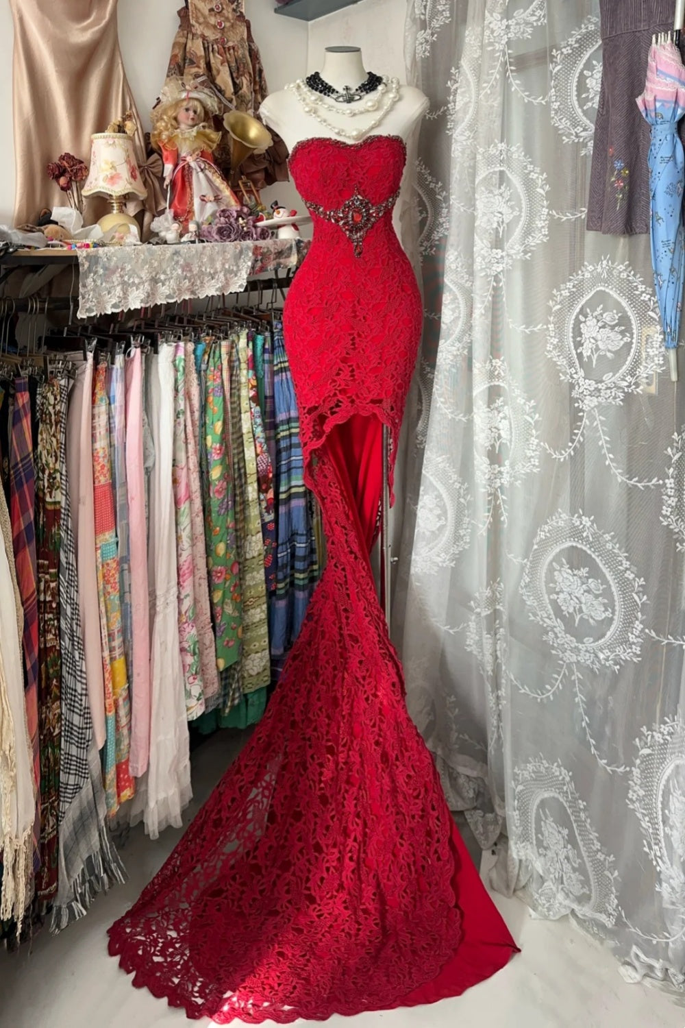 Wunderschönes rotes, langes Vintage-Abendkleid/Partykleid aus Spitze NV6859
