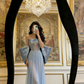 Hellblaues, trägerloses Kristallkleid – 3D-Schulterpartie, drapierte Schleppe, Abend-/Roter-Teppich-/Date-Maxikleid NV6817