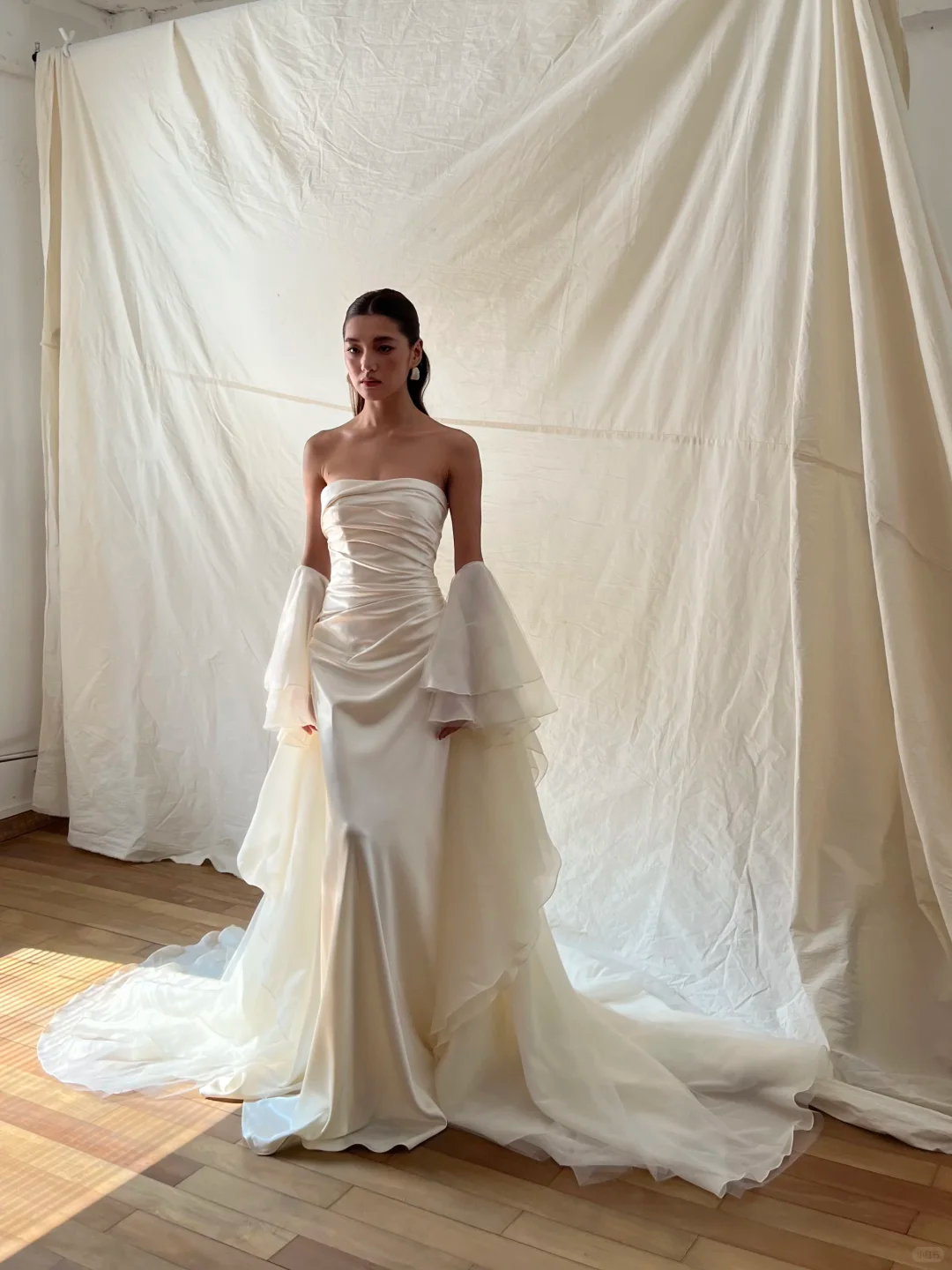 Off White Strapless Satin Mermaid Wedding Gown Detachable Tulle Flare Sleeves  NV7186