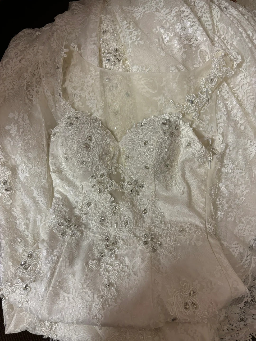 White Vintage Elegant Exquisite Beaded Lace Long Tulle Mermaid Slim Floor-Length Ball Gown Evening Gown Party Dress Wedding Dress nv4122