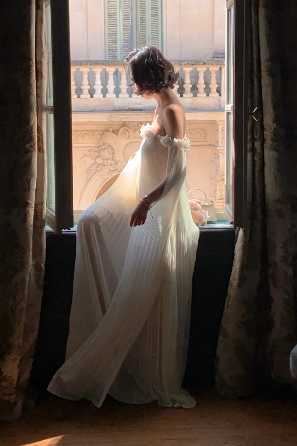 Französisches 3D-Blumen-Kleid mit schulterfreiem Ausschnitt: Plissierter Chiffon, rückenfreies Kleid mit Schärpe, Feen-Thermalbad-Kleid NV6402