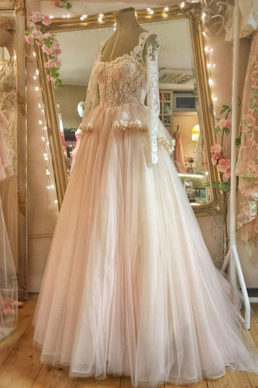 NiceVestidos--Vintage Lace Long-Sleeve Dreamy Tulle Gown  NV5895