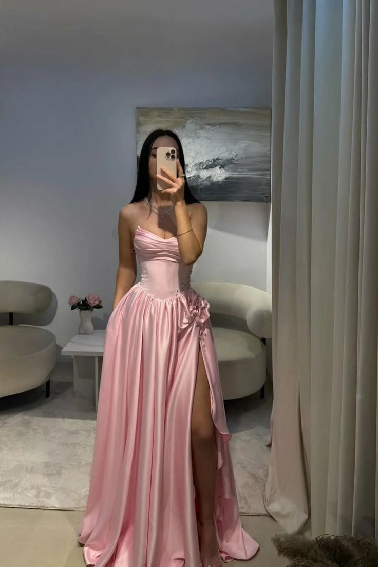 NiceVestidos--Dreamy Pink Satin Strapless High-End Gown with 3D Floral Embellishment & Side Slit, Luxury Long Dress for Evening Party & Ball NV5887