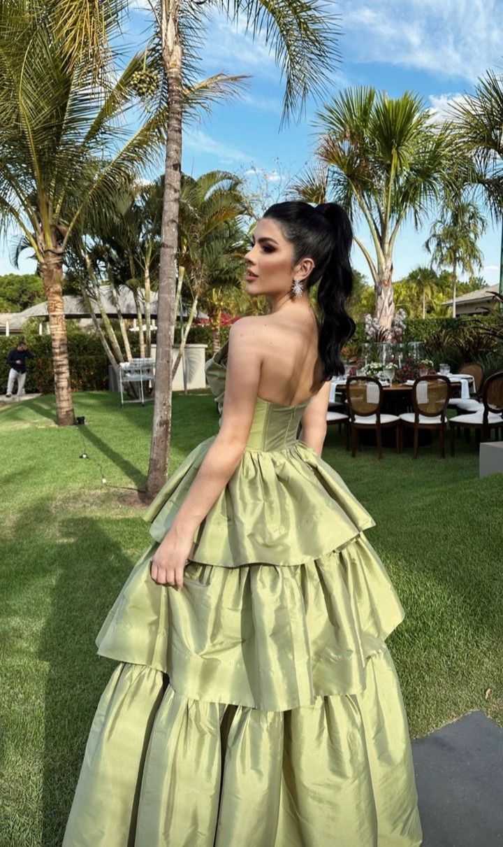 Green Elegant Cute A-line Off-shoulder Multi-layered Backless Evening Dress Ball Gown Party Dress nv2378