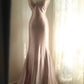 Dusty Rose Moonlight – Satin-Abendkleid im Meerjungfrauenstil mit tiefem V-Ausschnitt, rückenfreier Schnürung und eleganter Schleppe (NV6855)