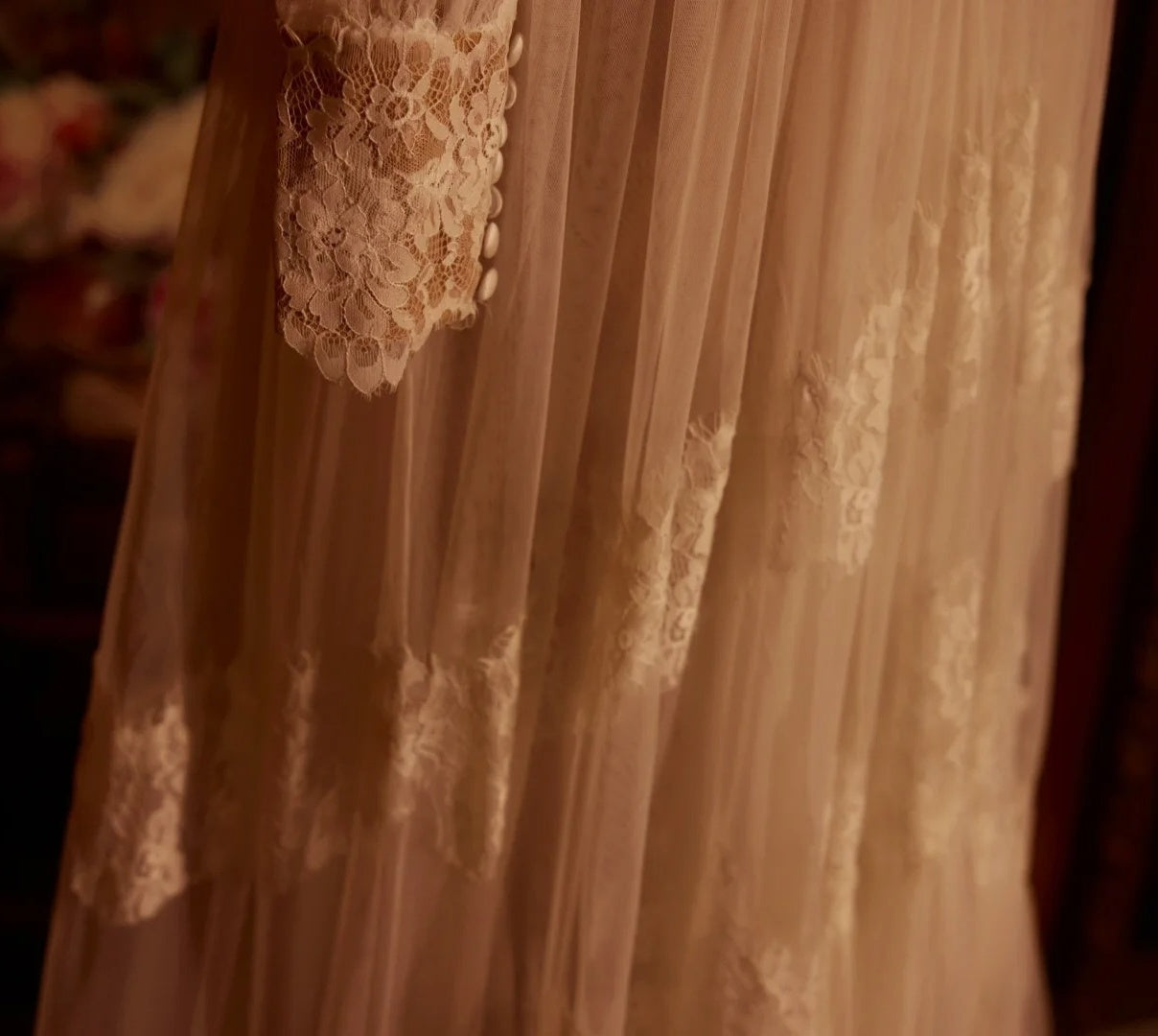 Vintage-Style, Exquisite Lace, Elegant Long Tulle Wedding Dress For Brides. NV6541