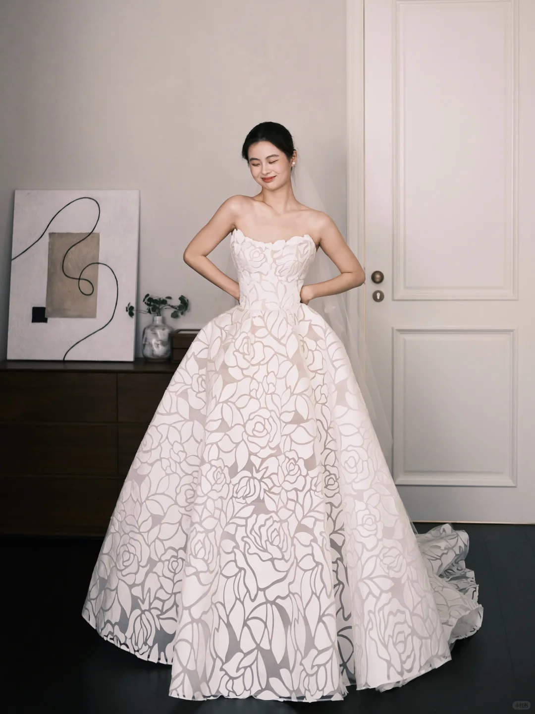 Strapless Scallop Rose Print Ballgown Wedding Dress with Train  NV7371