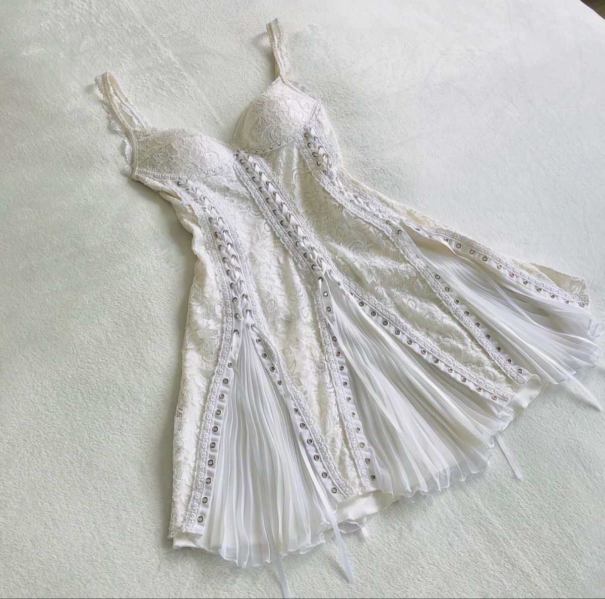 NiceVestidos--Vintage White Lace-Up Pleated Spaghetti Strap Court Style Short Evening Dress  NV5903