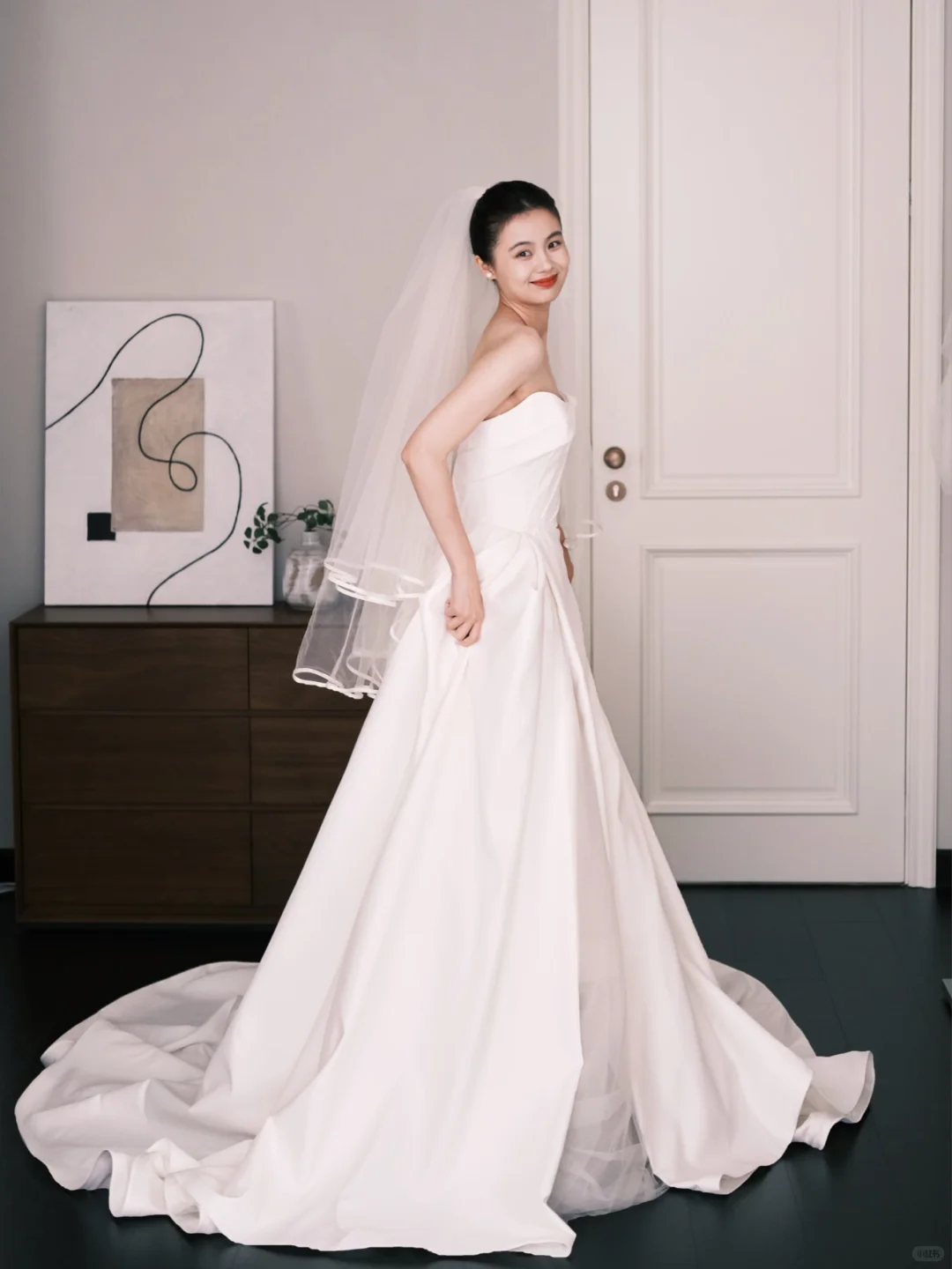 Minimalist Satin Ball Gown Wedding Dress Strapless Bow Bridal Gown  NV7247
