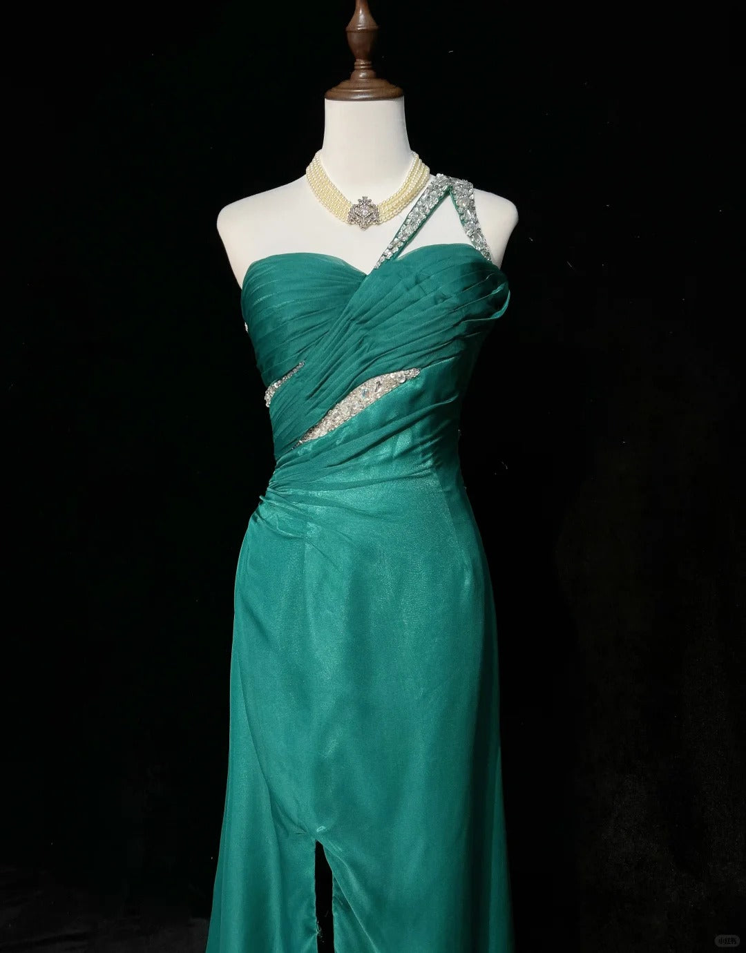 Green rhinestone beads elegant long satin Prom Dres evening gown nv4930