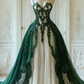 Robe gothique longue en tulle et dentelle noire et blanche à empiècements et manches papillon, modèle NV6172
