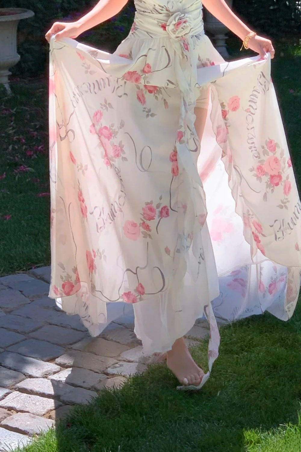 Neckholder-Abendkleid mit Rosenmuster im französischen Stil: Rückenfreies Maxikleid, Feenkleid für den Urlaub NV6403