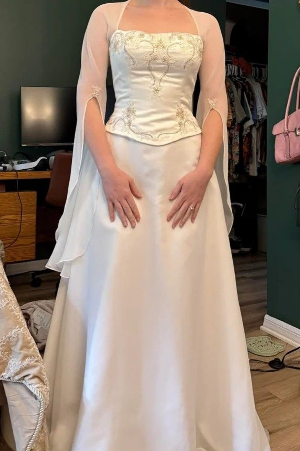 Elegantes, cremefarbenes Satin-Kleid im Retro-Stil mit Stickerei und Neckholder – Kleid für Hochzeitsfeiern und Dinnerpartys NV6388