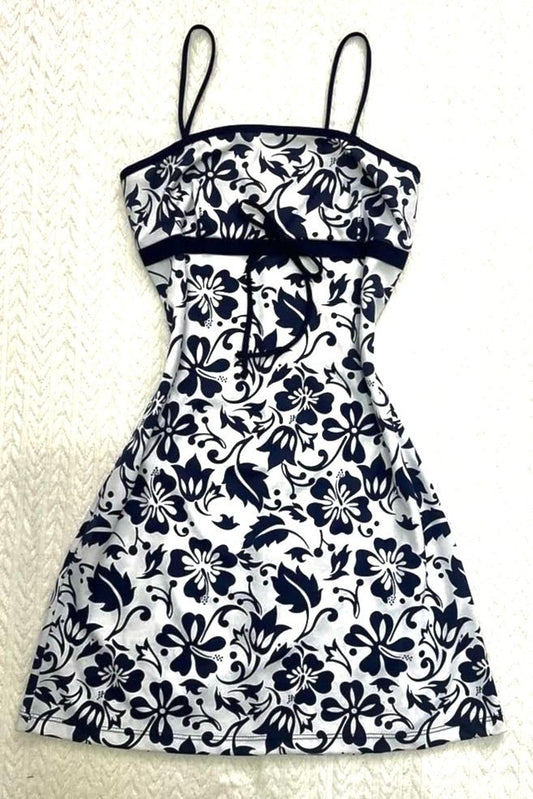 Kurzes geblümtes Homecoming-Kleid NV6447