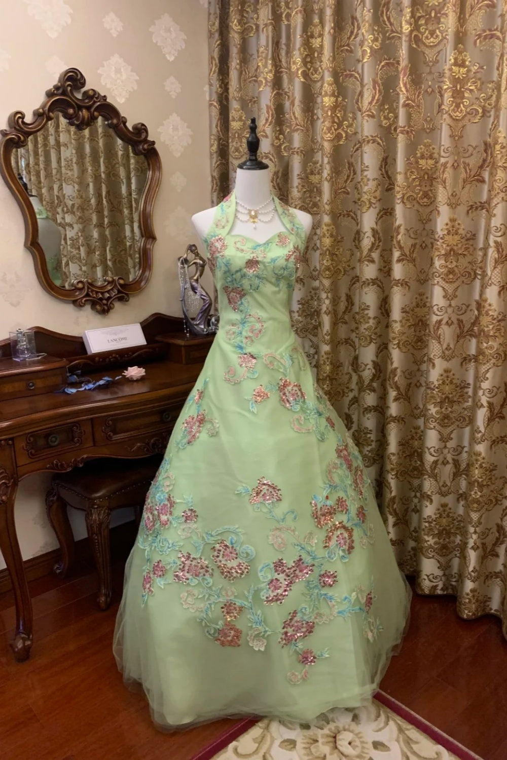 Mintgrünes Tüllkleid: Neckholder, 3D-Blumenstickerei, Prinzessinnenstil NV6396